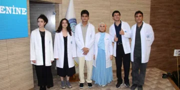 NEÜ Tıp Fakültesi’nde yeni öğrenciler beyaz önlüklerini giydi