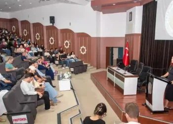 Selçuk Üniversitesinde yeni öğrencilere bağımlılık uyarısı