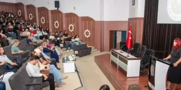 Selçuk Üniversitesinde yeni öğrencilere bağımlılık uyarısı
