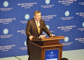 Cumhurbaşkanı Yardımcısı Yılmaz Konya’da konuştu: Sosyal medya bizi yalnızlaştıran, toplumdan koparan bir medya