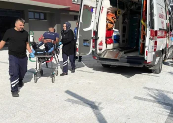 Konya’da 10 katlı binanın çatısına çıkan alkollü şahıs, intihara teşebbüs ederken uyuyakaldı