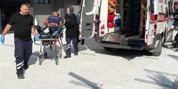 Konya’da 10 katlı binanın çatısına çıkan alkollü şahıs, intihara teşebbüs ederken uyuyakaldı