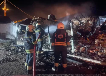 Kozanlı’da müstakil evde yangın çıktı