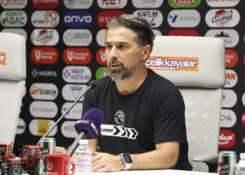 Palut’tan Trabzonspor zaferi sonrası dikkat çeken sözler: Karakter koyduk, şimdi düzlüğe çıkmalıyız