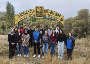Bozkır’da üniversite öğrencileri doğa yürüyüşünde buluştu