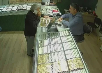 Karapınar’da yaşlı adamı dolandırılmaktan sarraf kurtardı