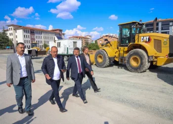 Kavuş, Meram’daki yol çalışmalarını yerinde inceledi