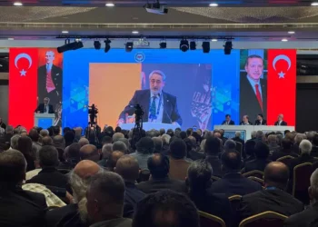 Konya Milletvekili Baykan, genel kurulda yaşanan gerginliği yatıştırdı