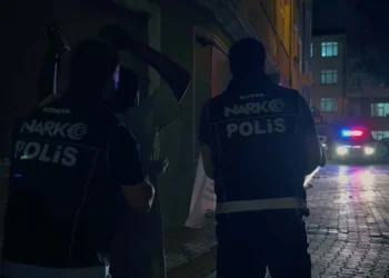 Konya’da uyuşturucu operasyonu: Jandarma takibindeki sürücü kaçmaya çalışırken yakalandı