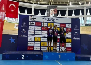 Konya’daki Pist Bisikleti Kupası’nda Akhisarlı sporculardan büyük başarı