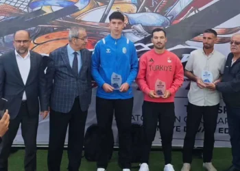 Konya’nın başarılı bisikletçisi Ramazan Yılmaz’a “Yılın Sporcusu” ödülü