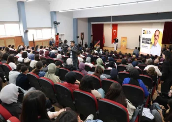 Altay’dan NEÜ öğrencilerine: Sizler çok daha güzel bir Türkiye inşa edeceksiniz