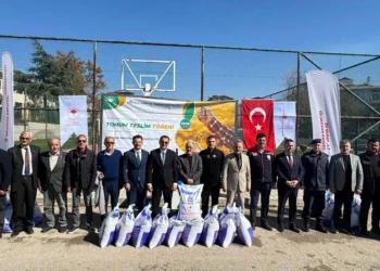 Beyşehir ve Hüyük’te üreticilere 39 bin kilo kırmızı mercimek tohumu desteği