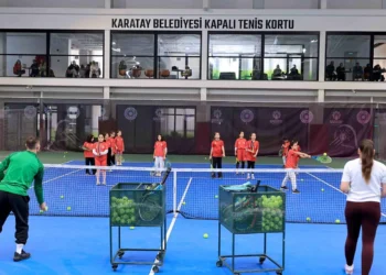 Karatay’da 1669 çocuk ekranı bırakıp spor sahalarına koştu
