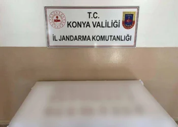 Konya’da jandarmadan kaçan şüpheli uyuşturucuyla yakalandı