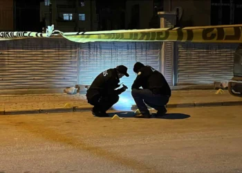 Konya’da boşanma aşamasındaki eşine sokakta kurşun yağdırdı