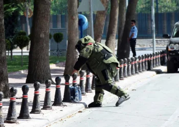 Konya’da herkesin uzak durduğu şüpheli paketlere onlar müdahale ediyor!