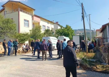 Konya’da kazada ölen Aydoğdu ailesinden 3 kişi toprağa verildi