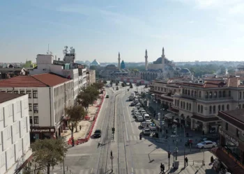 Konya’da Mevlana Caddesi’nde yürüyüş alanları genişletiliyor