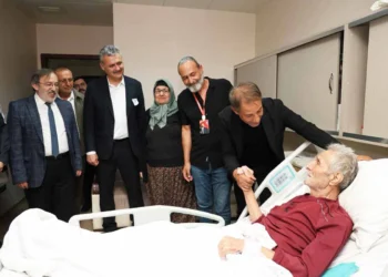 Mustafa Yıldızdoğan’dan Konya’da palyatif bakım hastalarına moral