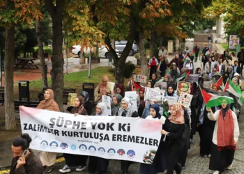 NEÜ öğrencileri zulme sessiz kalmadı: Gazze için yürüdüler