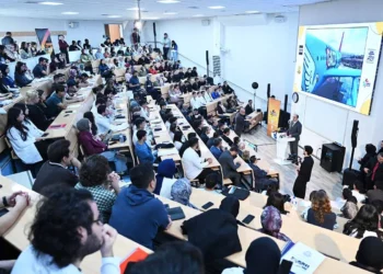 SÜ Tıp Fakültesi öğrencileriyle buluşan Altay’dan boykot çağrısı